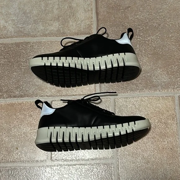 ECCO Gruuv Retro Leather Sneakers - Picture 4 of 10